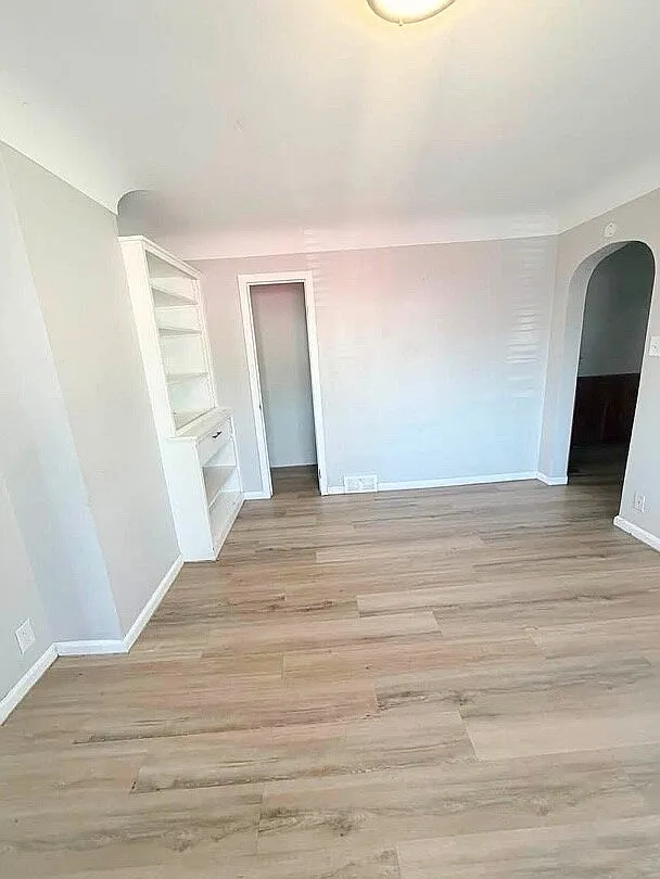 2 bed, 1.0 bath, 901 sqft, $1,095 — Photo 4