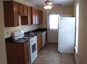 4th image of 303 Stafford Pl