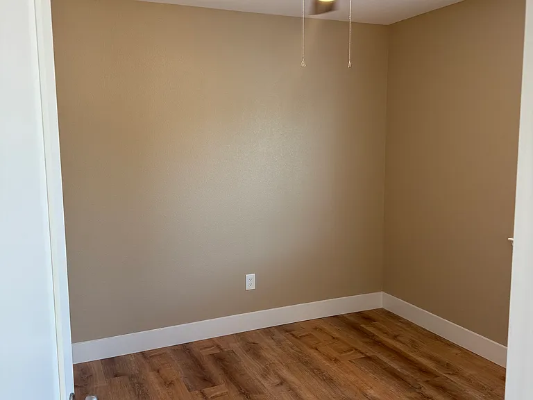 1237 Lyons Ave — Photo 11