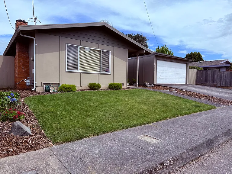4399 Excelsior Rd — Photo 3