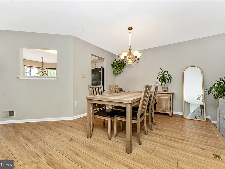 7115 Oberlin Cir — Photo 9