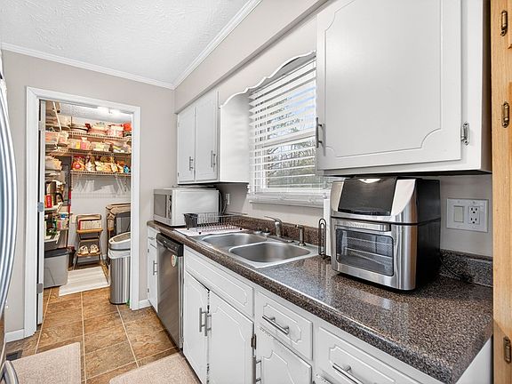 4th image of 2912 Zeb Warren Rd