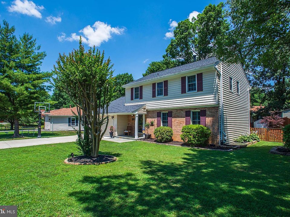 1st image of 6108 Redwood Ln