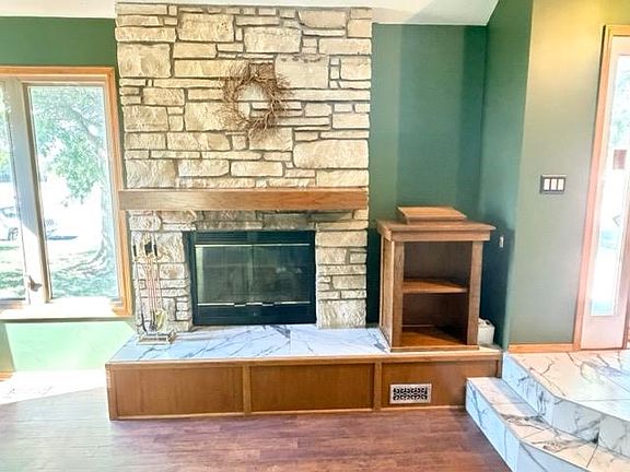 5th image of 444 Greenvalley Dr