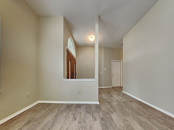3rd image of 9516 Norchester Cir