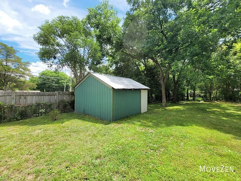 226 Cummings St — Photo 15