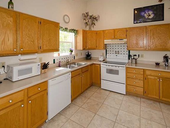 5th image of 12224 Bearsdale Dr
