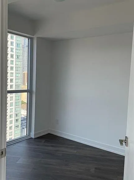 159 Wellesley St E #2008 — Photo 5