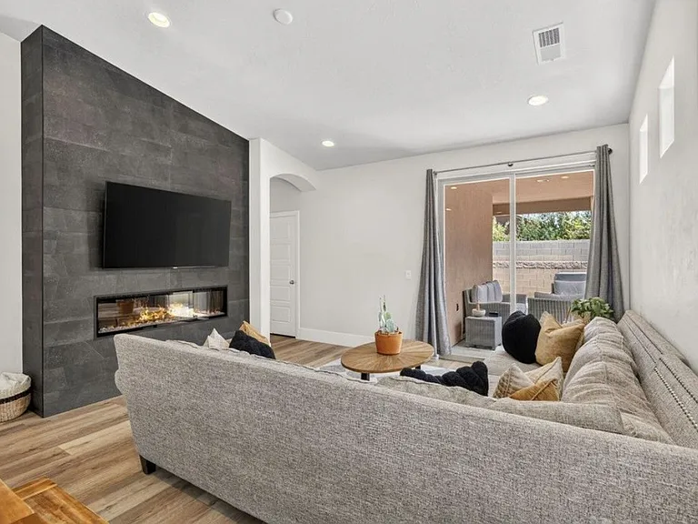 1024 N Silver Lode Ave — Photo 10