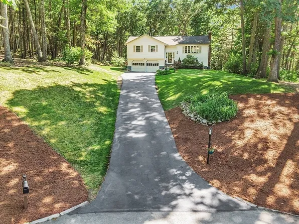 19 Belmont Dr, Chelmsford, MA 01824