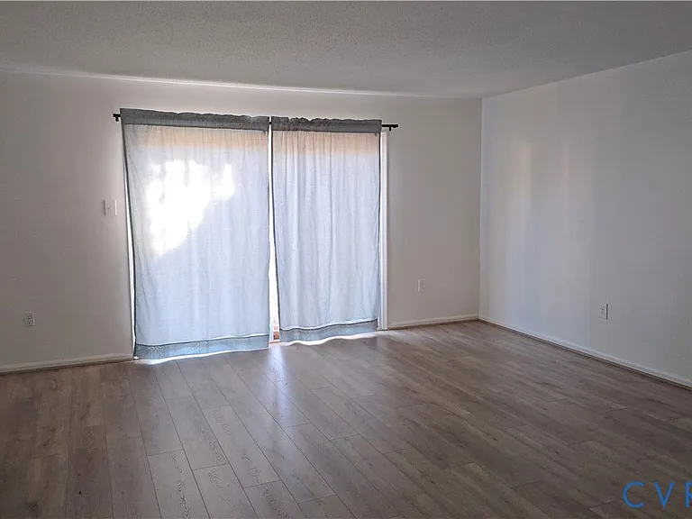 1501 Ivymount Rd — Photo 2