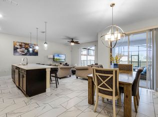 9001 Stinger Dr, Davenport, FL 33896