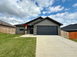 17422 Crossing Cir, Lindale, TX 75771