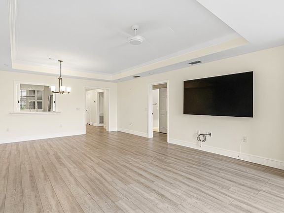 3rd image of 1510 Oak Harbor Blvd APT 102