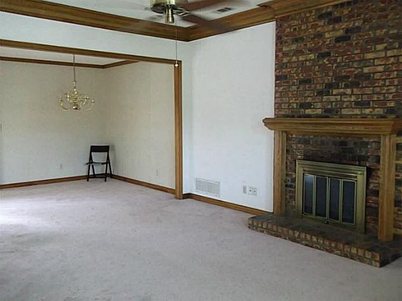 5th image of 2706 Hickory Bend Dr
