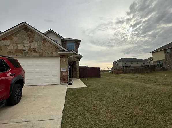 5001-5003 Sanger Circle Dr, Sanger, TX 76266