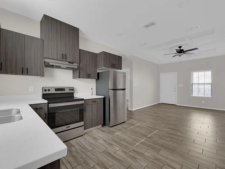 1013 La Pointe Ave #3 — Photo 20
