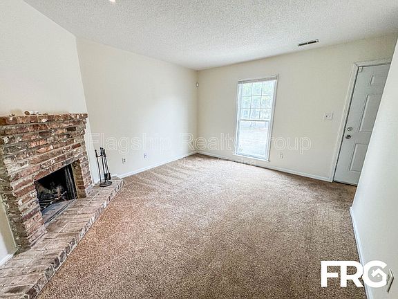 4th image of 307 Kristin Dr APT C