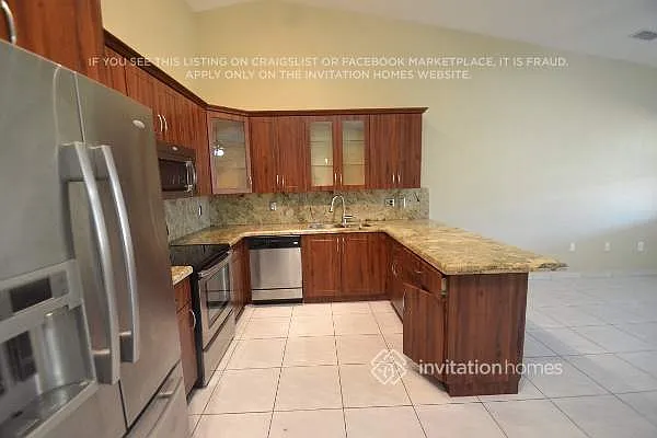 8793 NW 142nd Ln — Photo 5