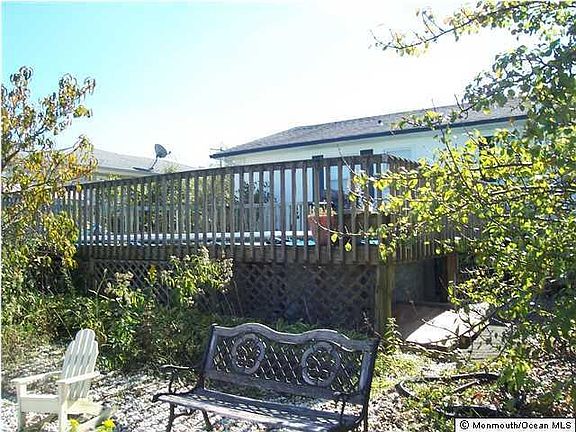 4th image of 100 Clearwater Dr