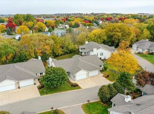 7 Fairview Trl, Waunakee, WI 53597