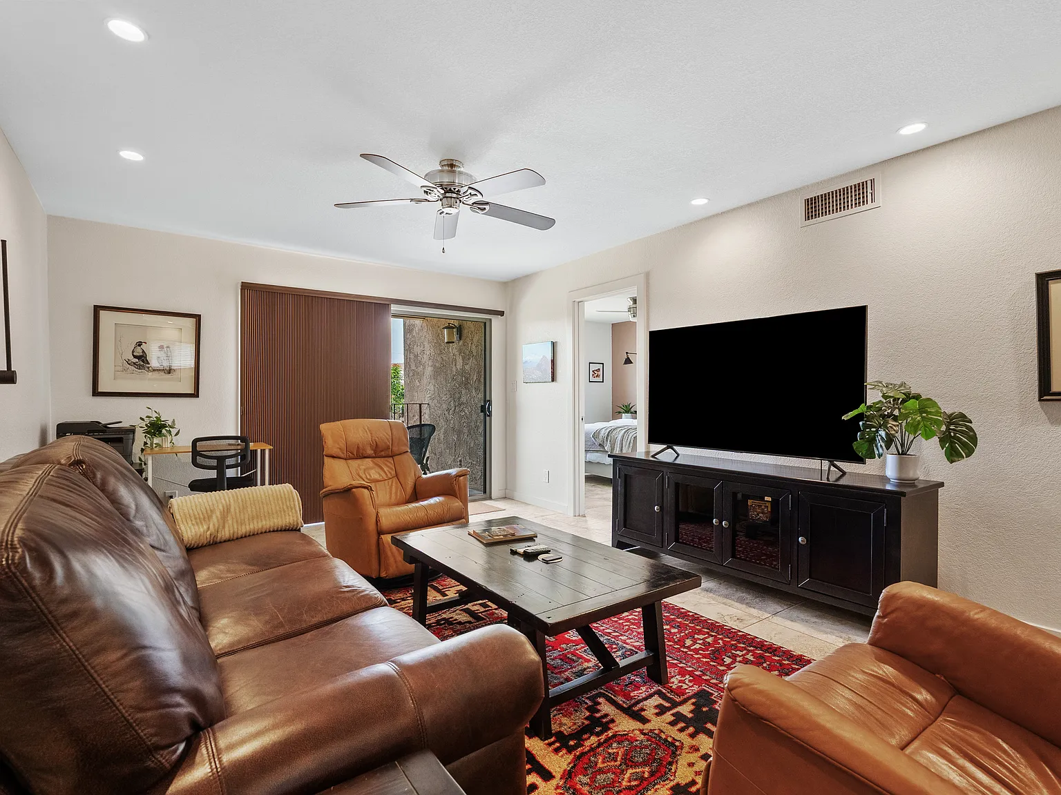 2 bed, 1002 sqft, $1,950 — Photo 3
