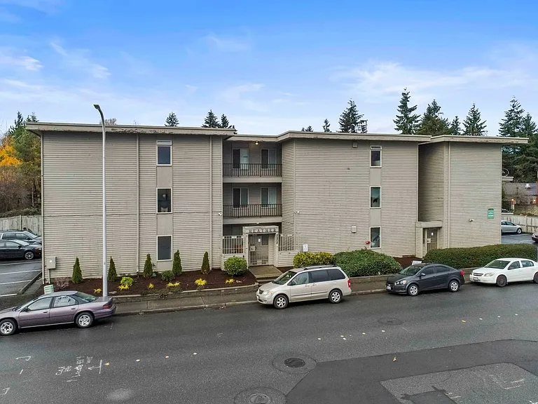 Heather Apartments — Photo 1