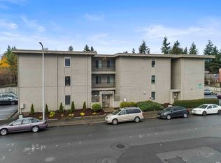 2908 NE 12th St #302, Renton, WA 98056
