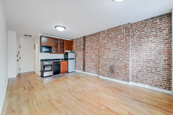 Rented by MAPT Residential LLC | media 1