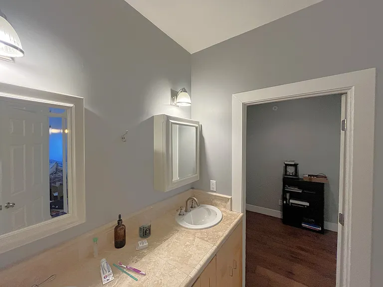 324 Selma St — Photo 29
