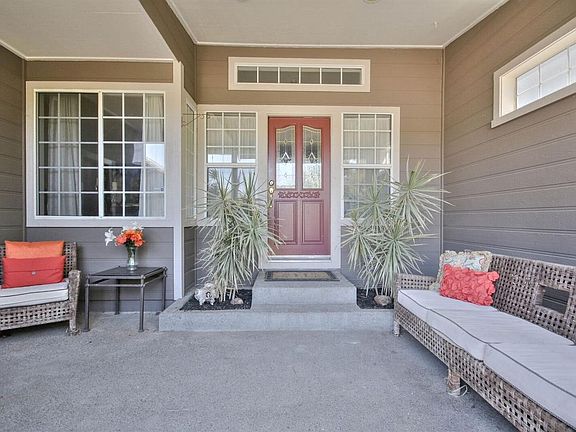 Lovely front entry patio