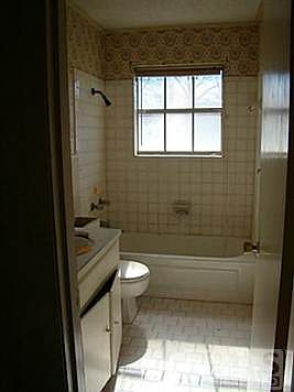 5th image of 207 Dodson St
