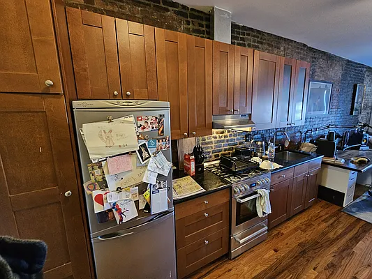 Rented by City Barn Realty Inc | media 10