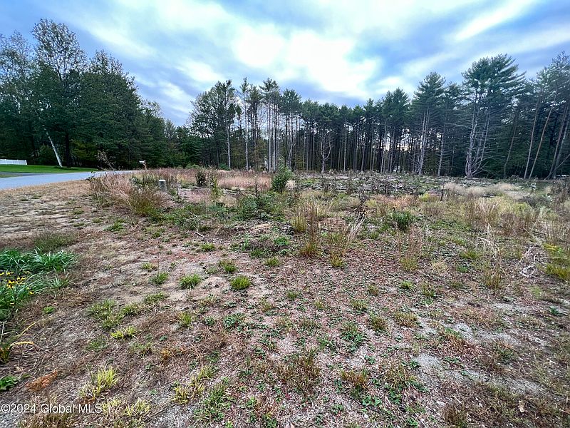 3rd image of 5 Barrington Drive