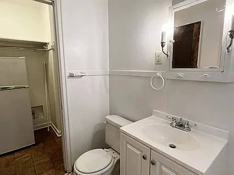 960 Goodrich Ave — Photo 6