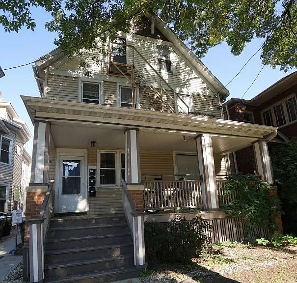 316 W Wilson St — Photo 23