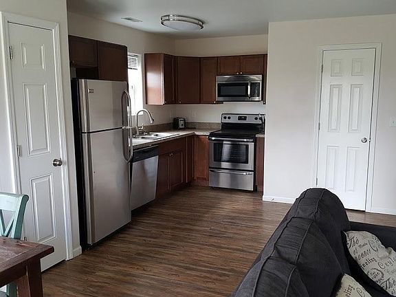 3rd image of 3402 10th Ave NE
