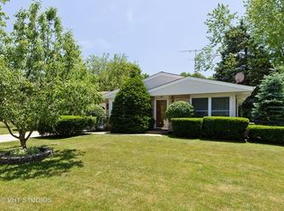 108 Briar Ln, North Aurora, IL 60542