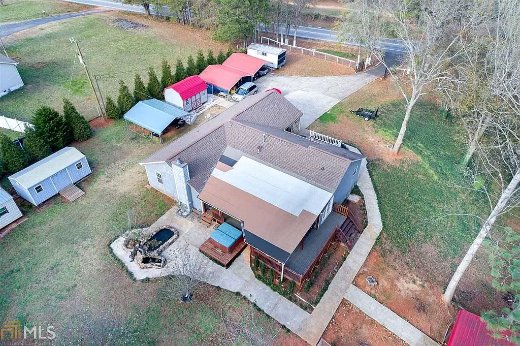 677 Highway 81 W photo 1
