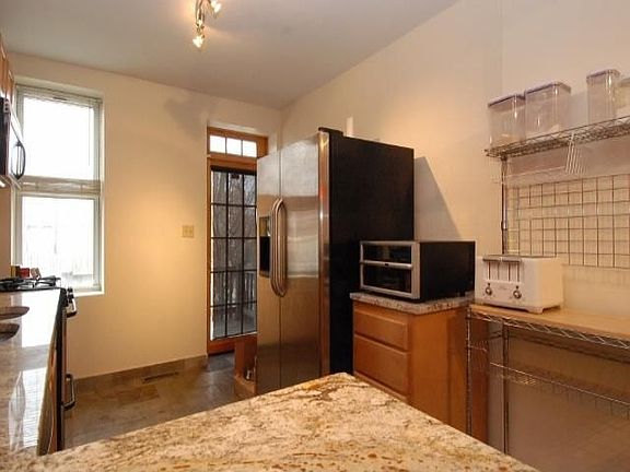 2nd image of 4027 Shenandoah Ave