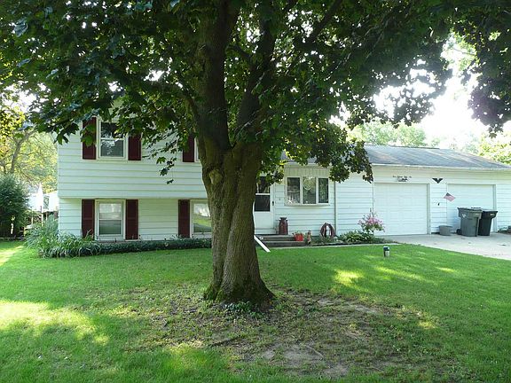 2nd image of 51556 Forestbrook Ave