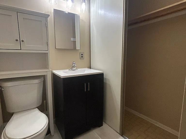 Fairview Cir — Photo 10