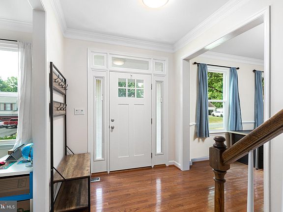 4th image of 10614 Edinburgh Dr