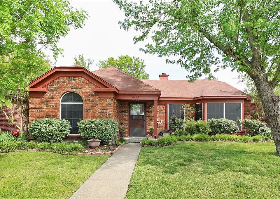 1st image of 2104 Walden Pl