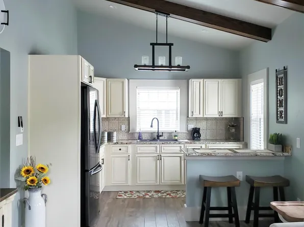 220 11th Ave NE, Saint Petersburg, FL 33701