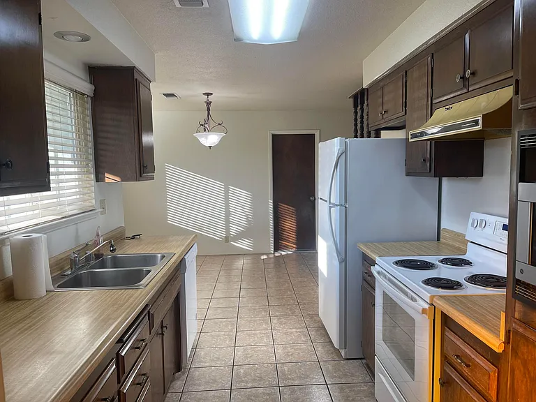 4350 Melody Ln — Photo 14