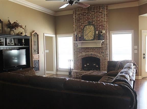 3rd image of 239 Lantana Dr