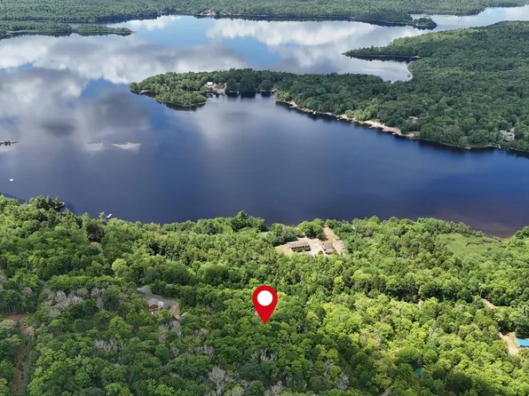26 Hemlock Dr, Chester, NS B0J 2M0