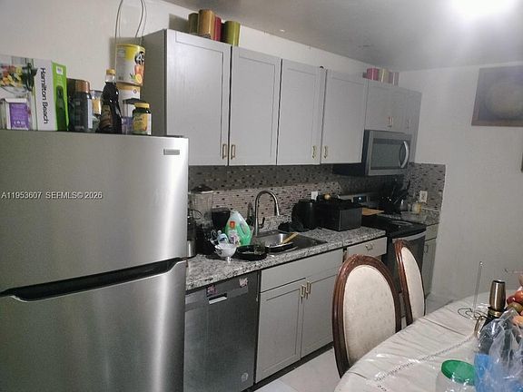 3rd image of 3206 SW 47th Ave