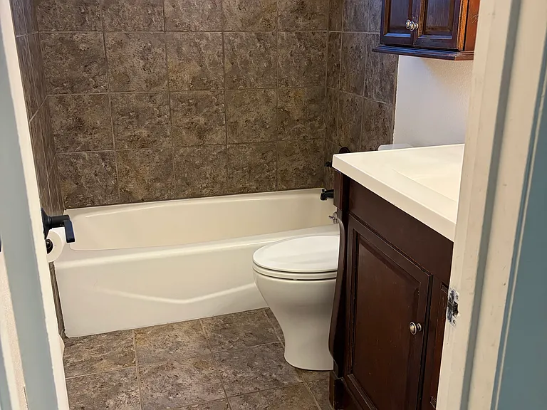3910 Highland View Dr — Photo 7